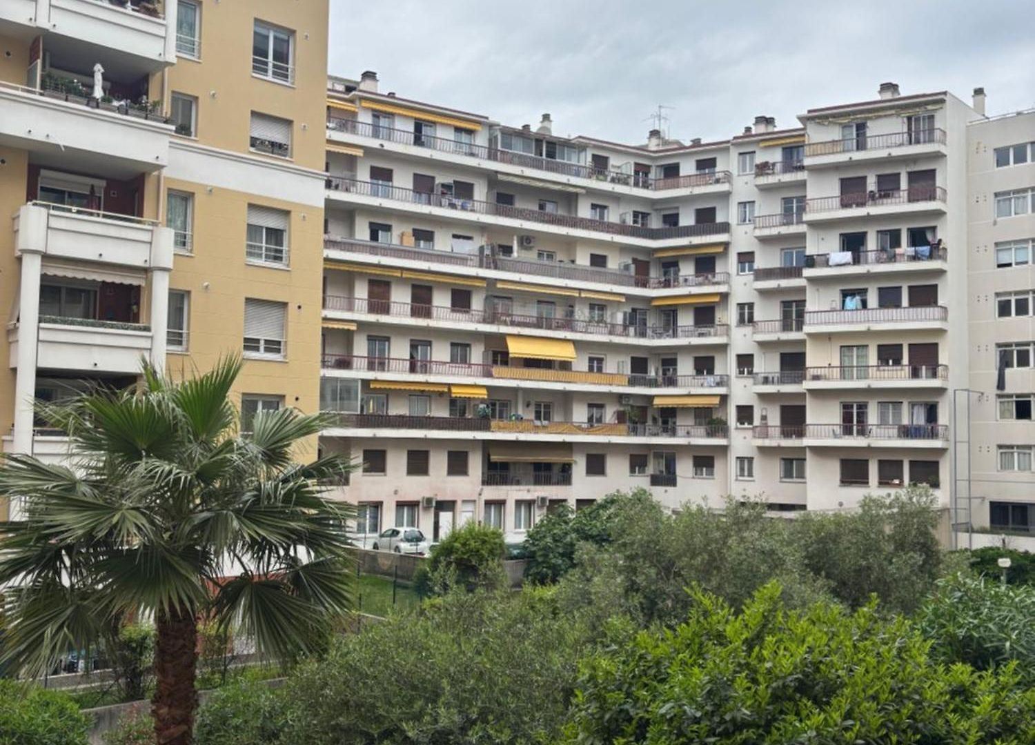 Calif, Face Tram Proche Appartement *