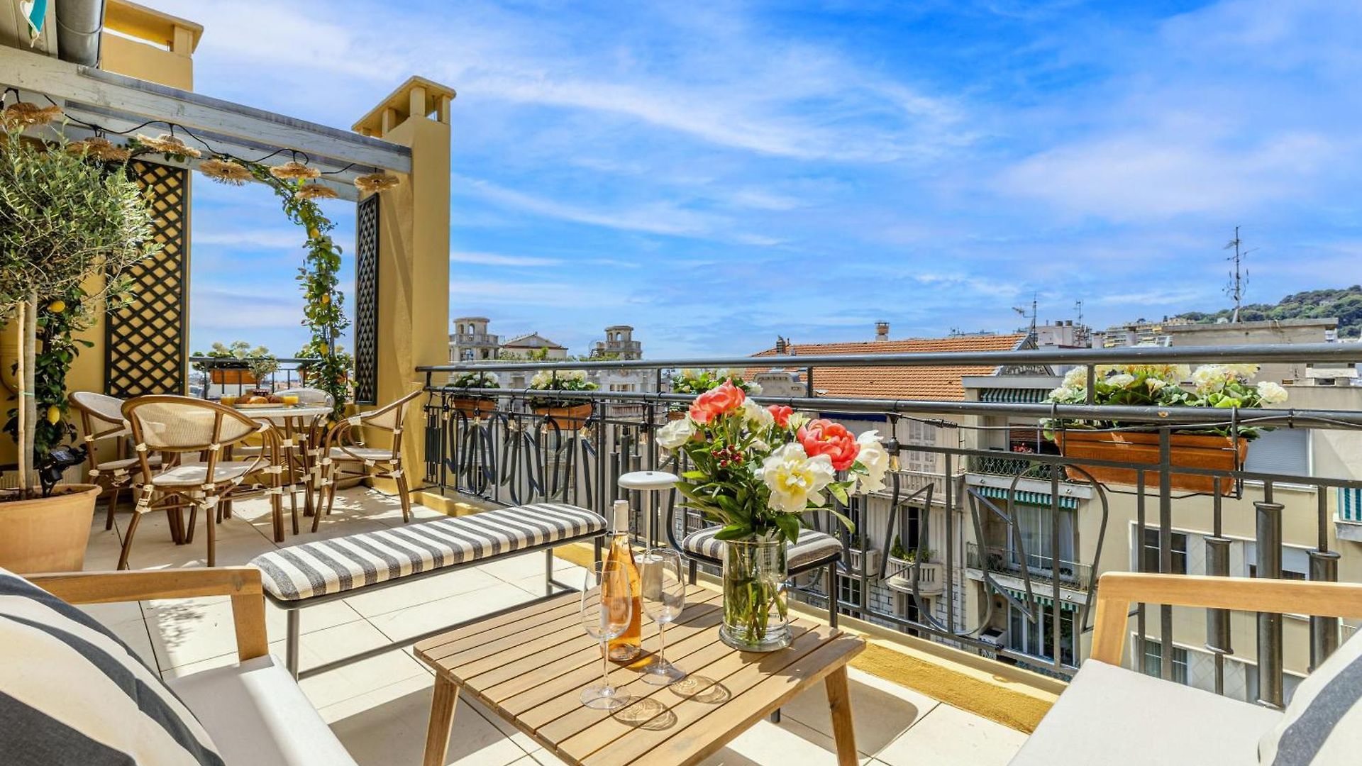 Luxurious Penthouse, 2 Bedroom Suites, 3 Spacious Terraces, Gorgeous Views Of Mountains And Sea, *