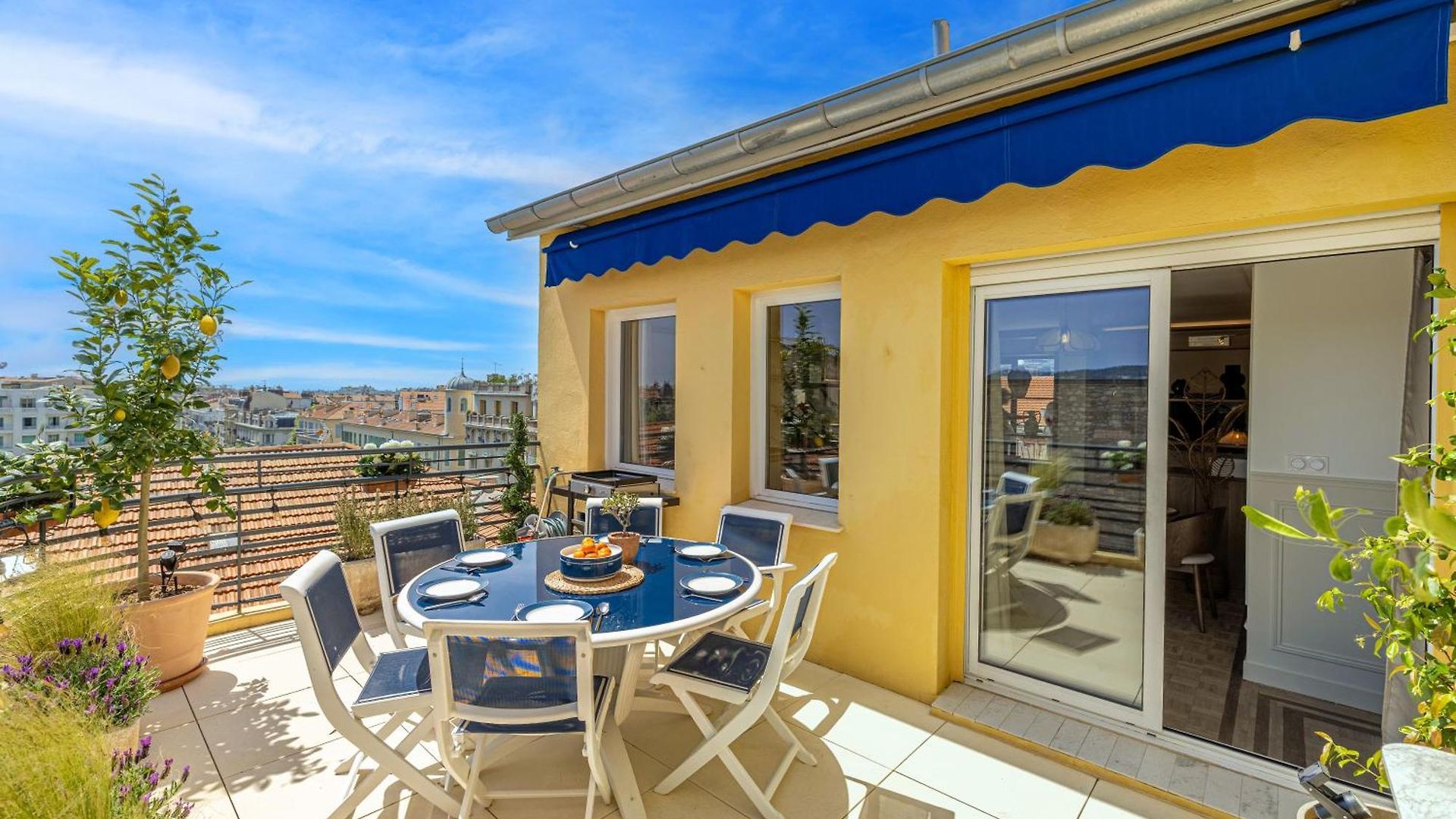 Luxurious Penthouse, 2 Bedroom Suites, 3 Spacious Terraces, Gorgeous Views Of Mountains And Sea, * Nice