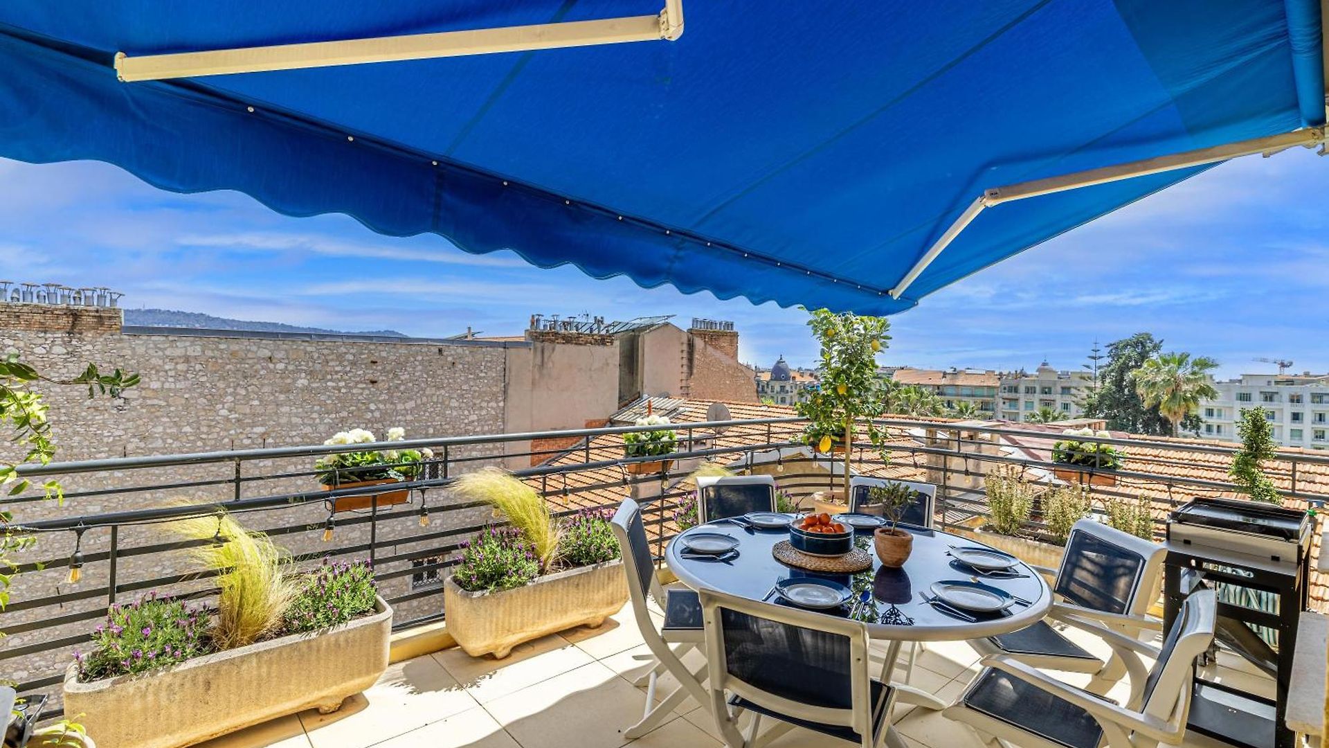 Appartement Luxurious Penthouse, 2 Bedroom Suites, 3 Spacious Terraces, Gorgeous Views Of Mountains And Sea,