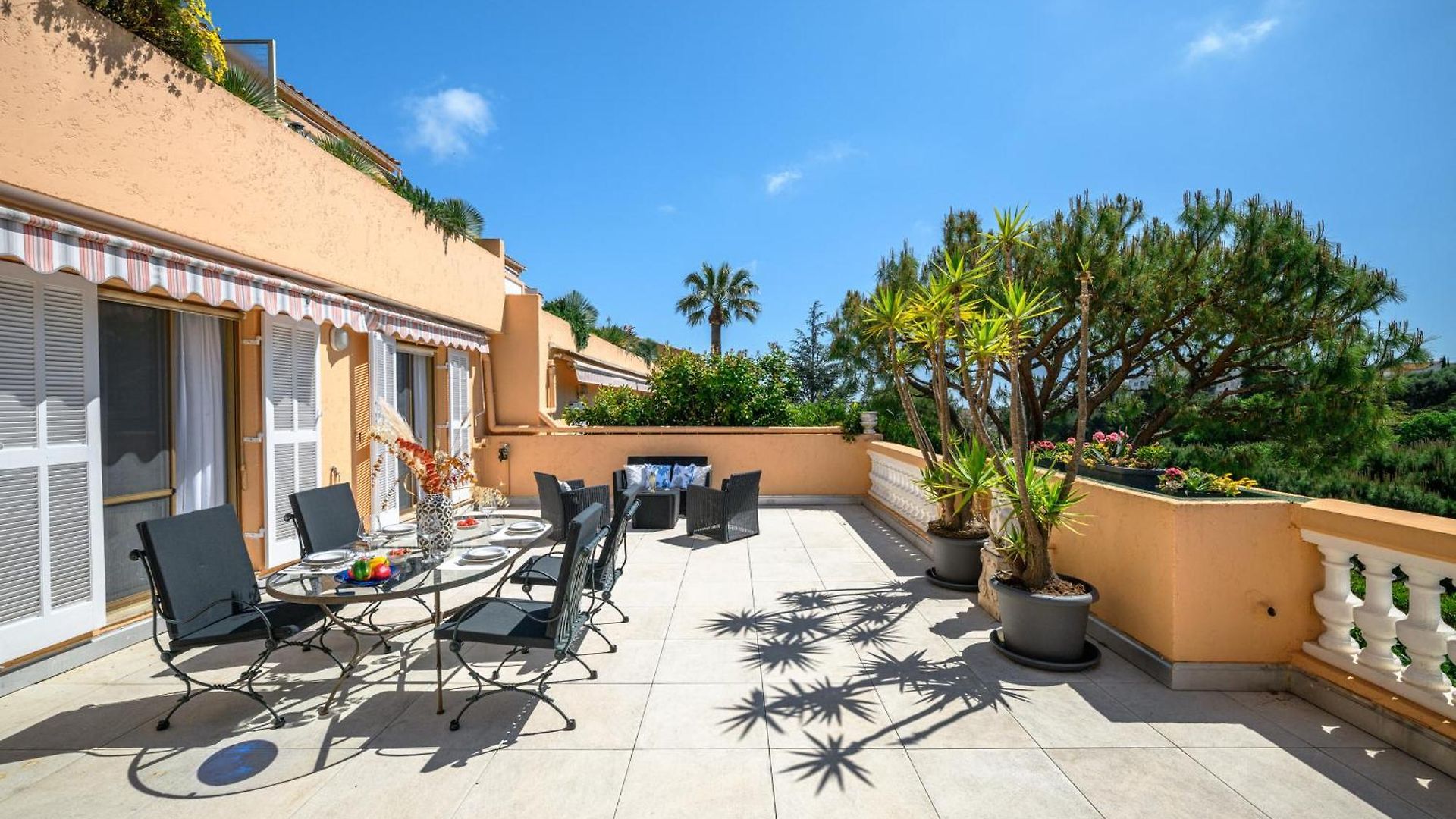 Fabron, Terrasse & Piscine Dans Apartment