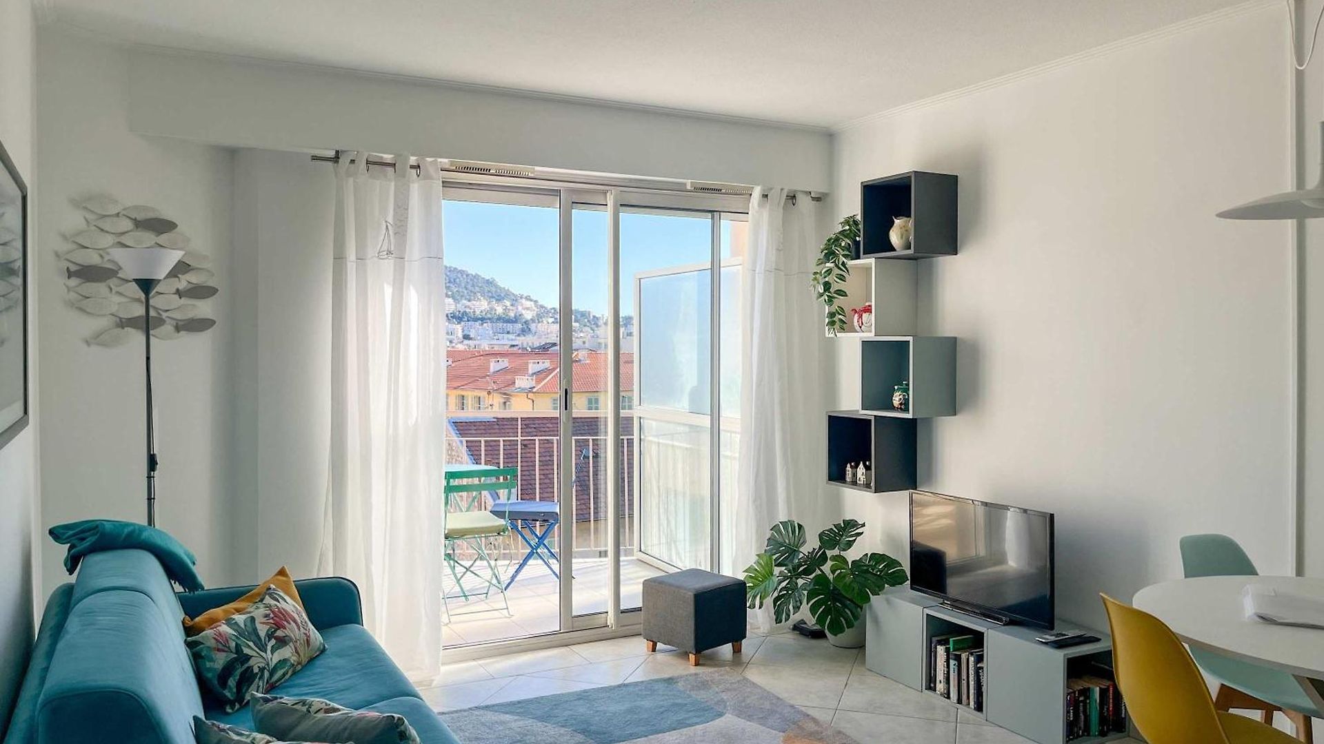 Risso - Charming One Bedroom With A Balcony *