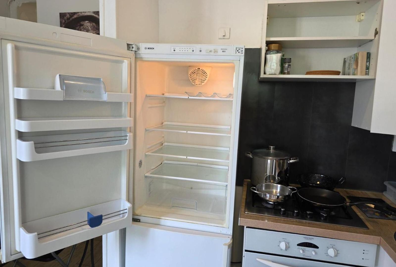 2 Spacious Bedrooms Near Riquier Station! *