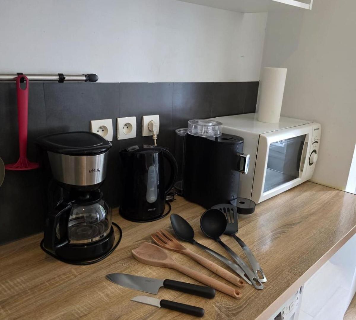 2 Spacious Bedrooms Near Riquier Station! Nice