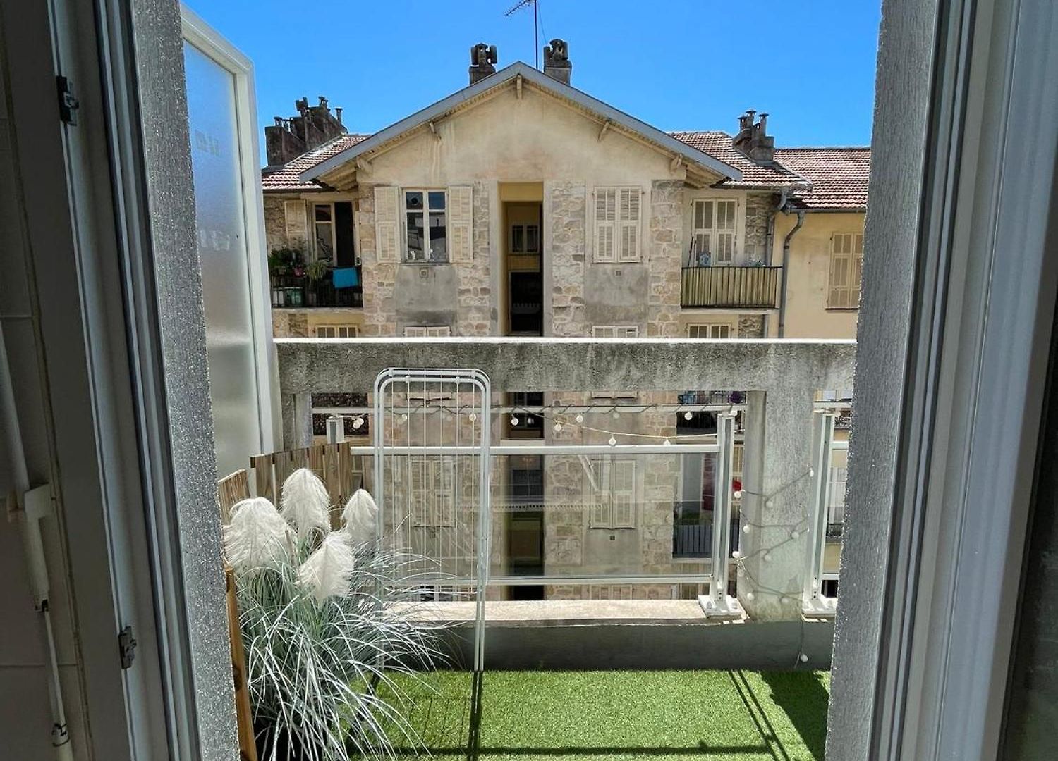 Appartement Climatisé Avec Terrasse Ensoleillée