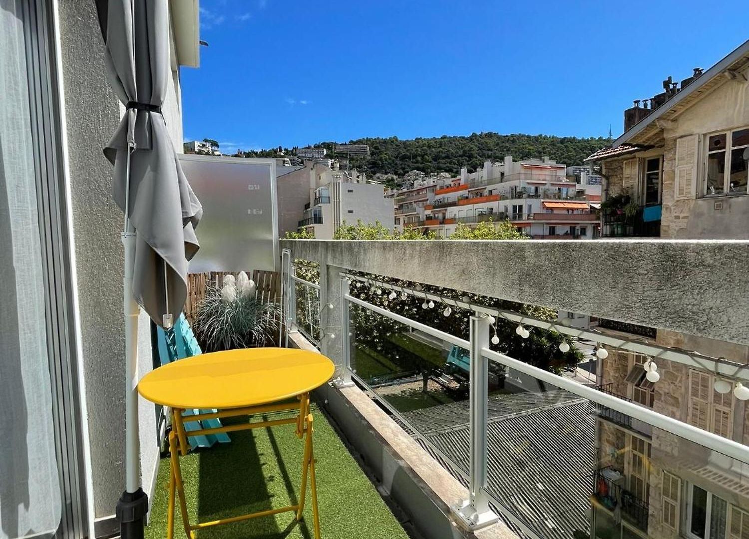 Appartement Climatisé Avec Terrasse Ensoleillée