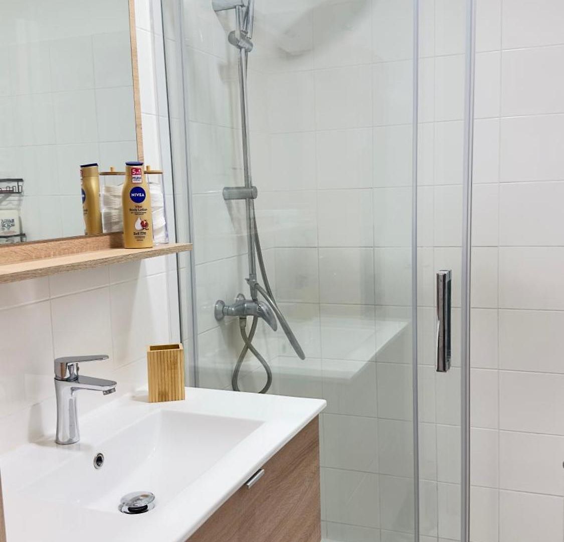 Apartment Charming And Spacious Two-room With Terrace And Ac