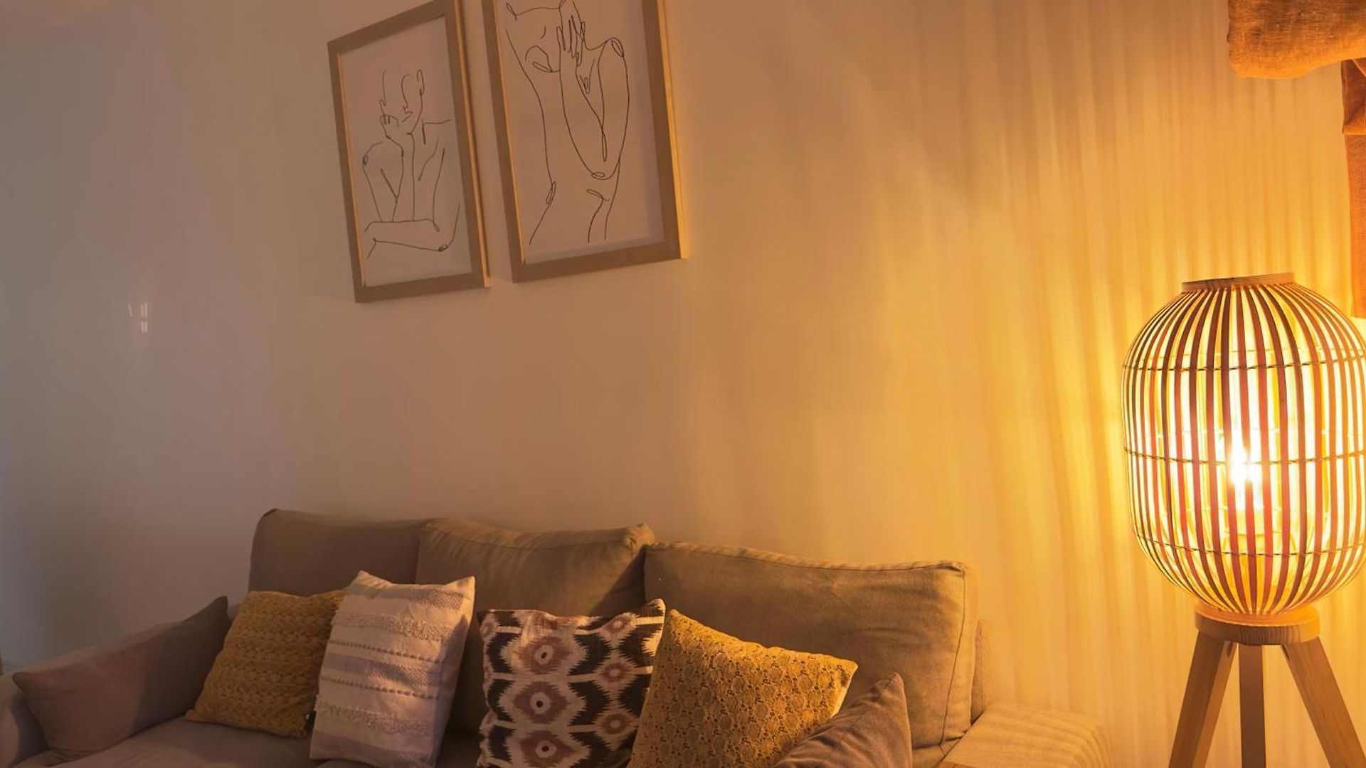 Charming And Spacious Two-room With Terrace And Ac Apartment