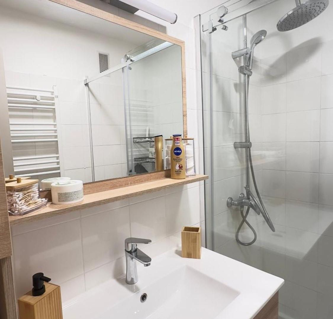Apartment Charming And Spacious Two-room With Terrace And Ac *