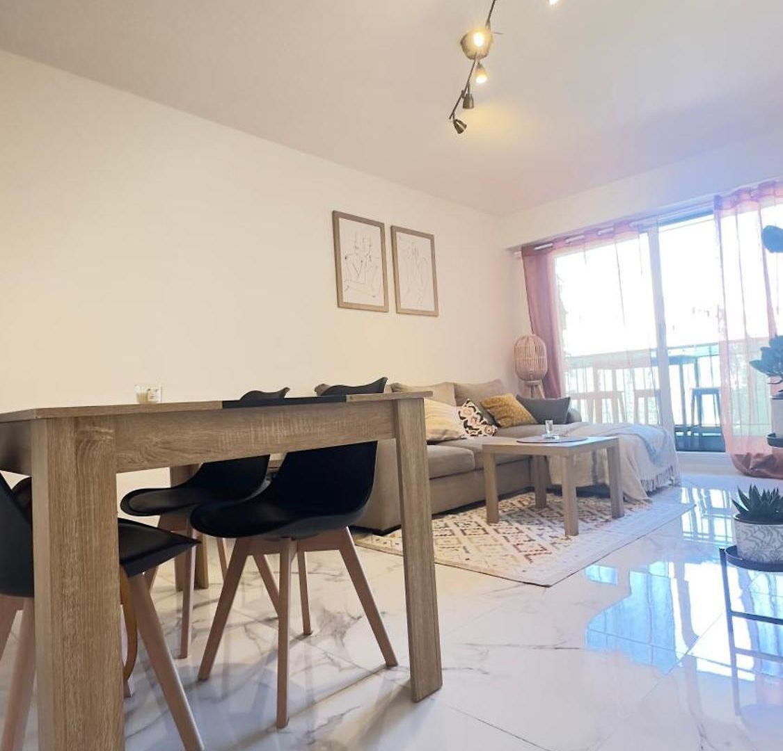 Charming And Spacious Two-room With Terrace And Ac Apartment Nice