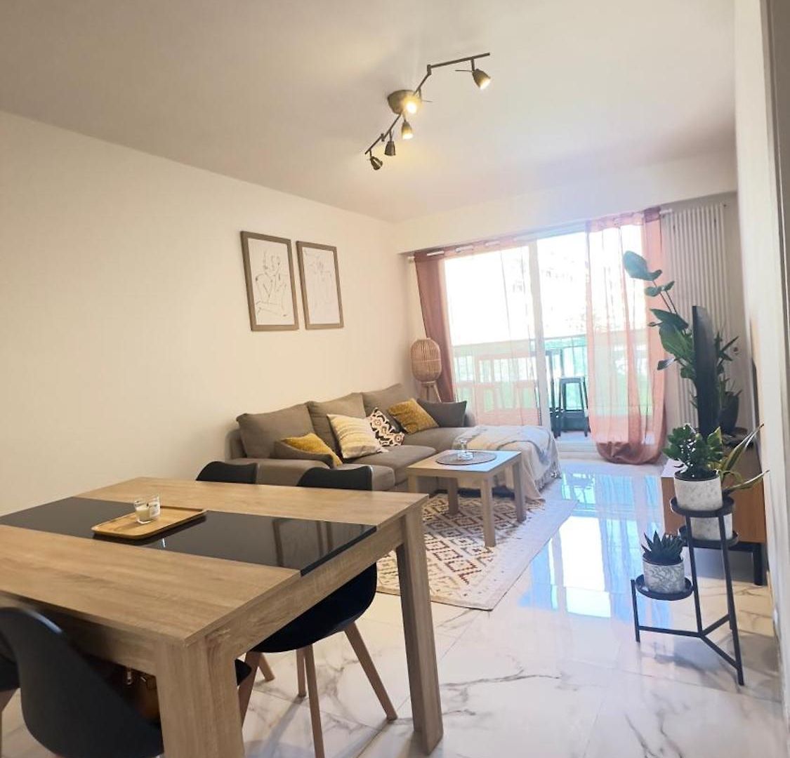 Charming And Spacious Two-room With Terrace And Ac *