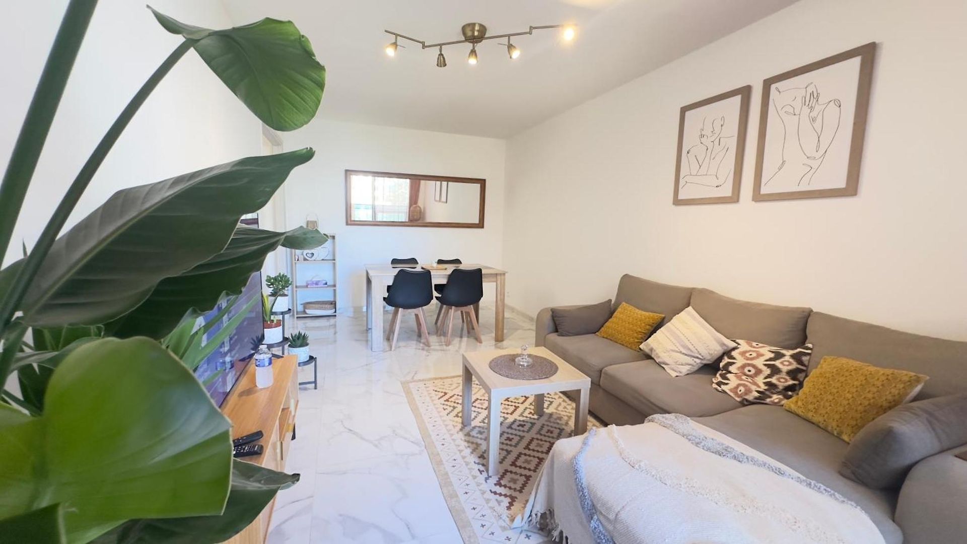 Charming And Spacious Two-room With Terrace And Ac * Nice