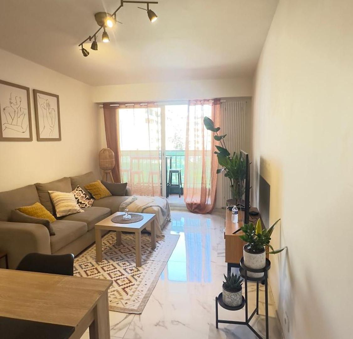 Charming And Spacious Two-room With Terrace And Ac Apartment Nice