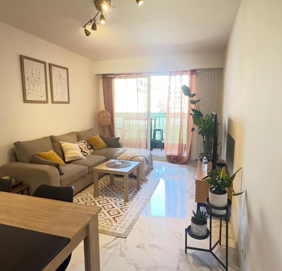 Apartment Charming And Spacious Two-room With Terrace And Ac Nice