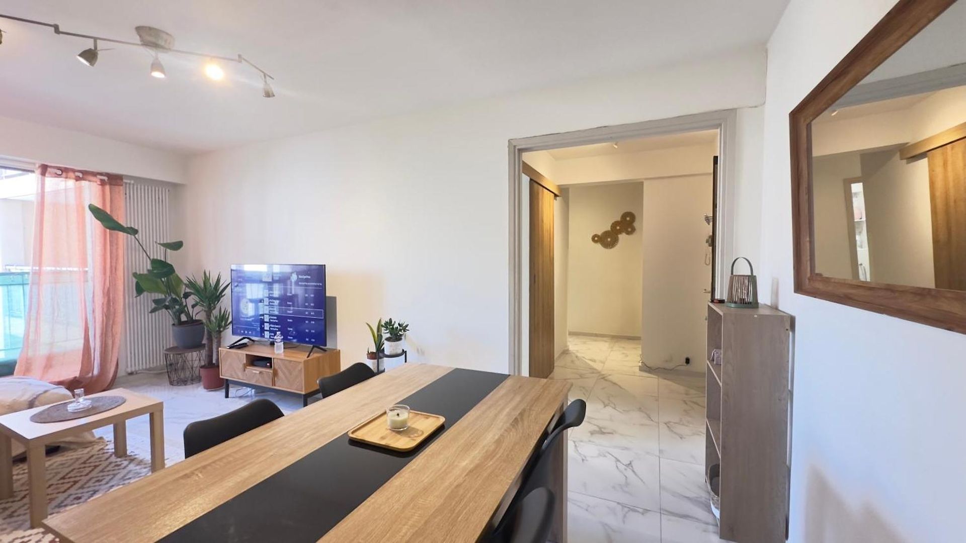 Charming And Spacious Two-room With Terrace And Ac Apartment