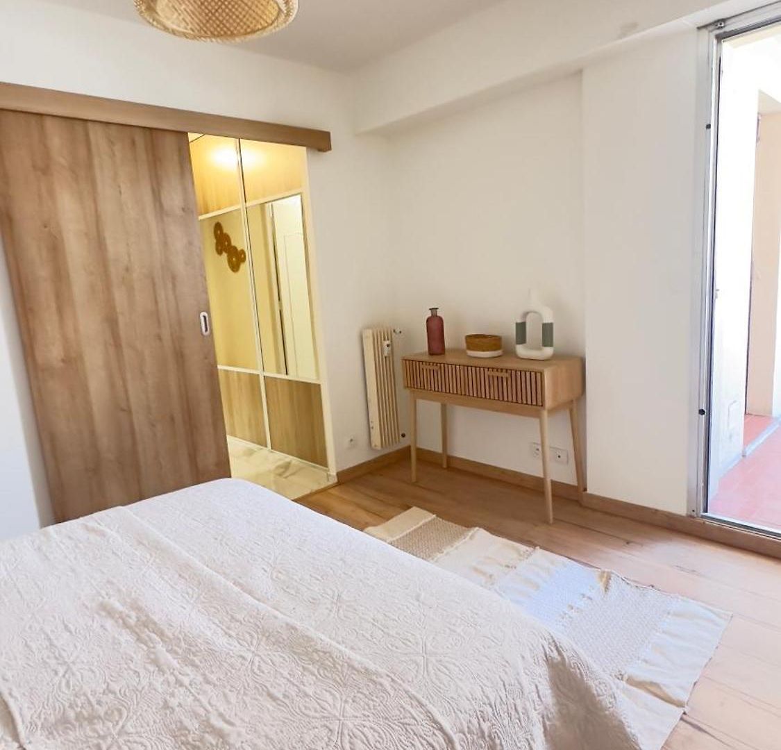 Apartment Charming And Spacious Two-room With Terrace And Ac