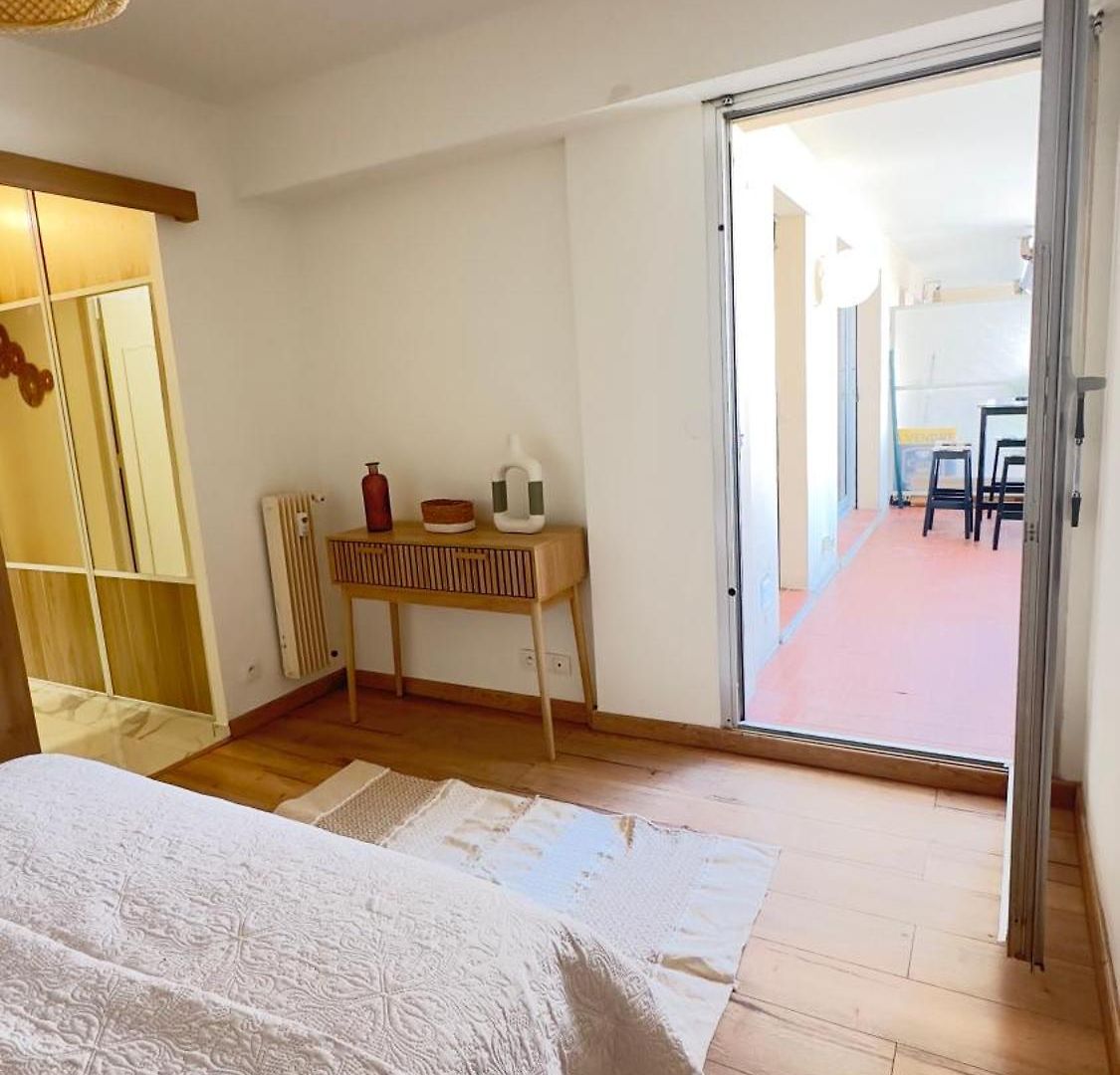 Charming And Spacious Two-room With Terrace And Ac Apartment Nice