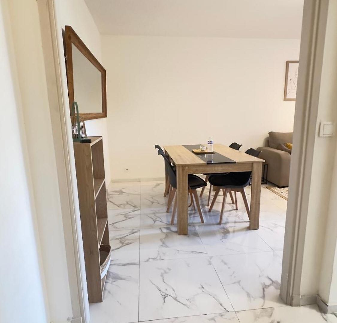 Apartment Charming And Spacious Two-room With Terrace And Ac *
