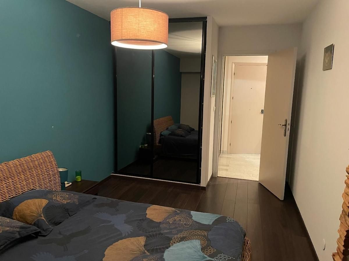 Large 2-room Bright Sea View Near Airport Nice