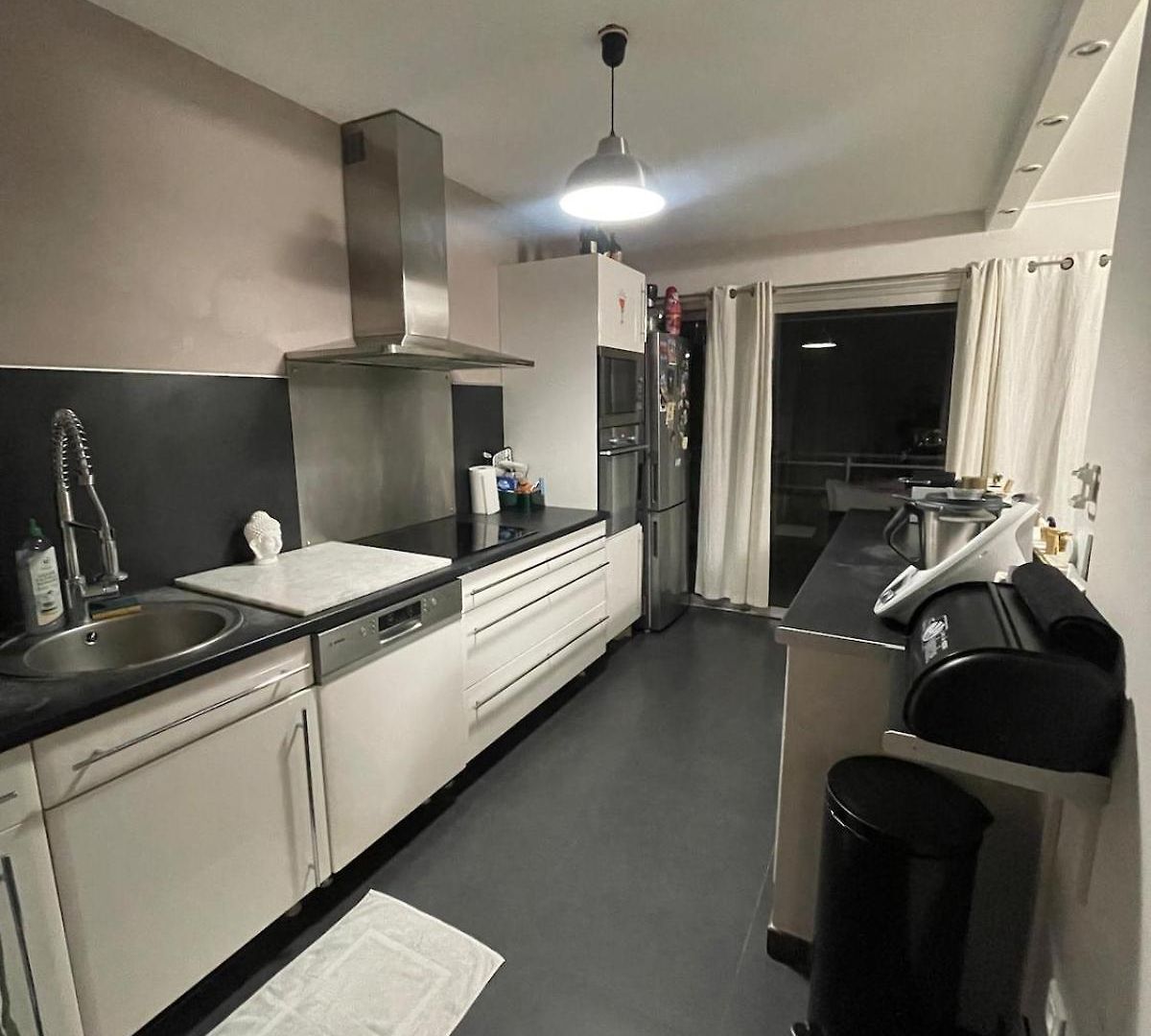 Large 2-room Bright Sea View Near Airport