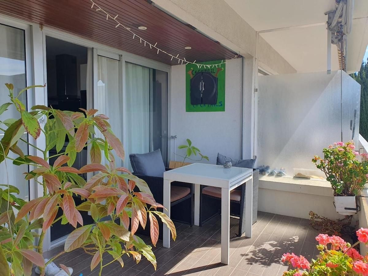 Large 2-room Bright Sea View Near Airport