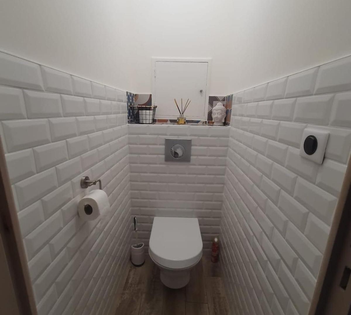 Large 2-room Bright Sea View Near Airport *