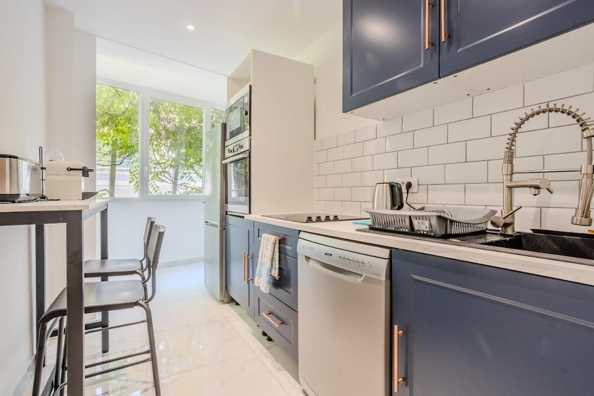 4pers à 2 Pas De La Promenade Appartement *