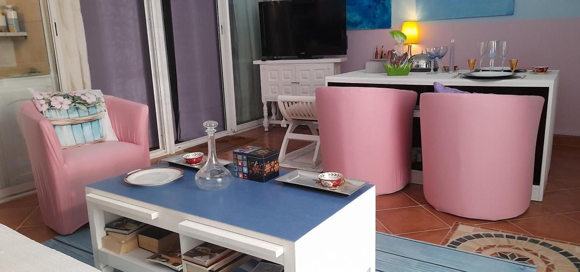 Exclusive Dans 2 Pieces 40 M2 Atypique Original Dans Grande Structure Type D'hote 80 M2 200 M Promenade Des Sejour Couette-café
