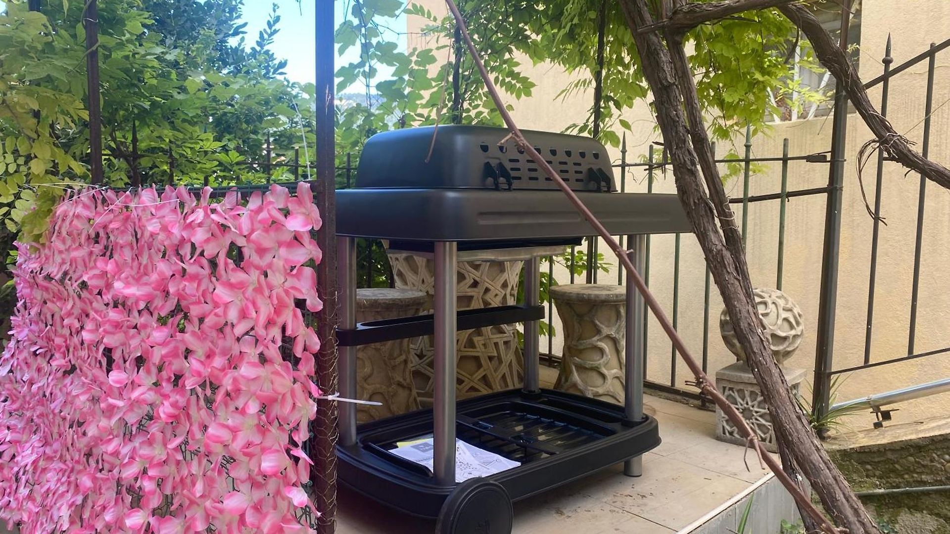 Charming House Near Center With New Air Conditioner *