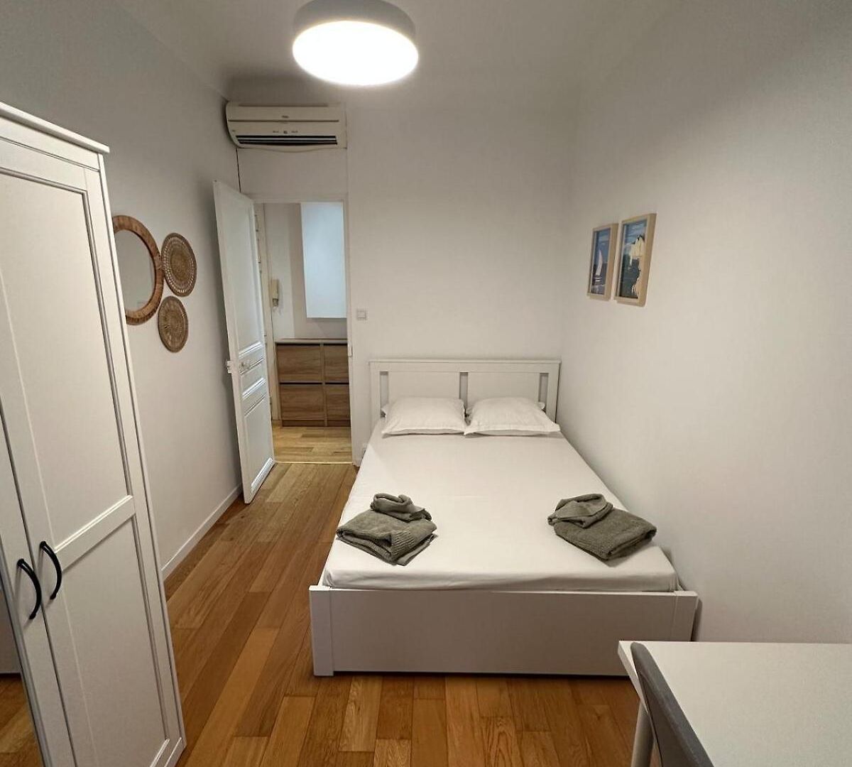 3 Bedroom Center Apartment *