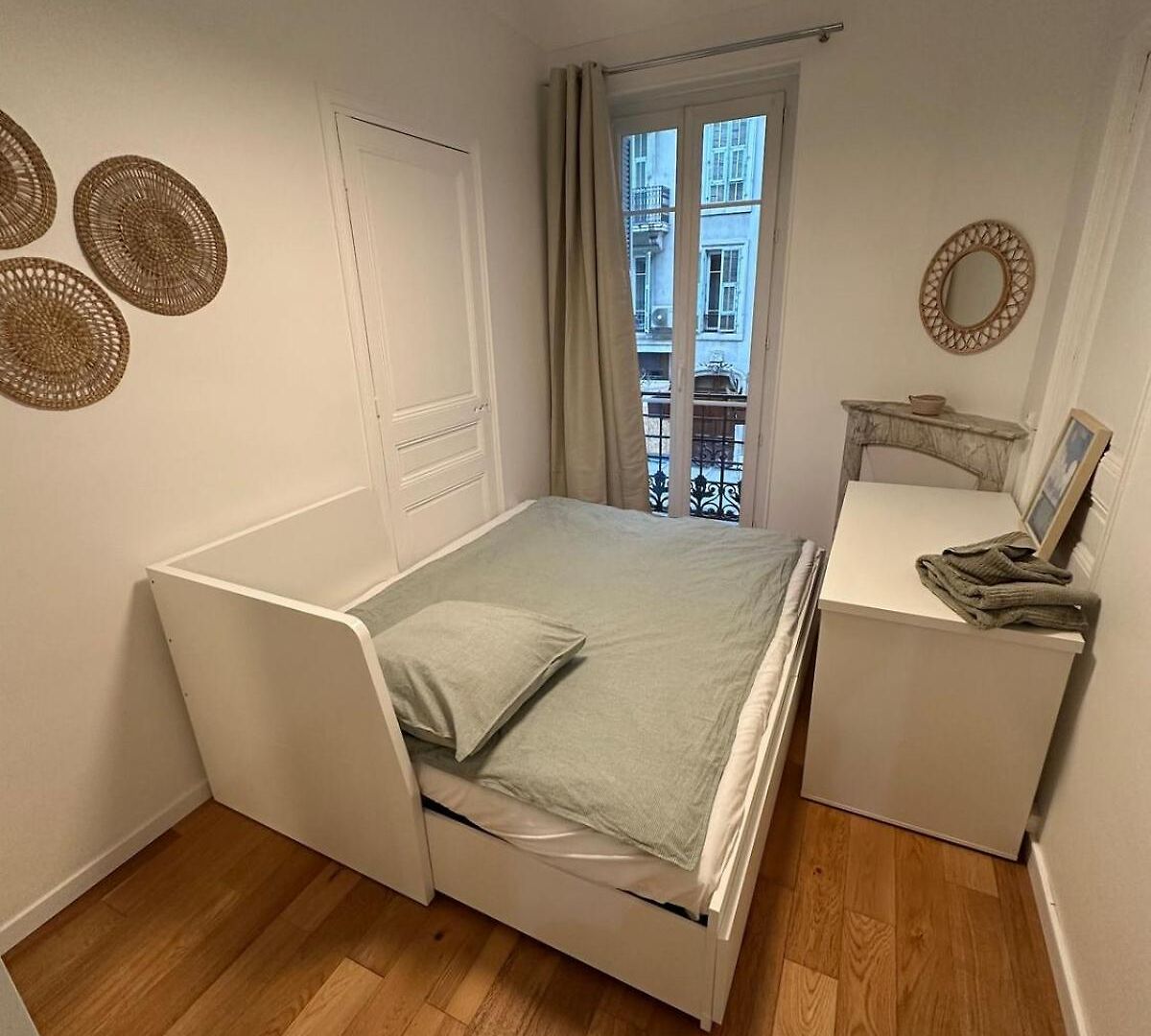 3 Bedroom Center Nice