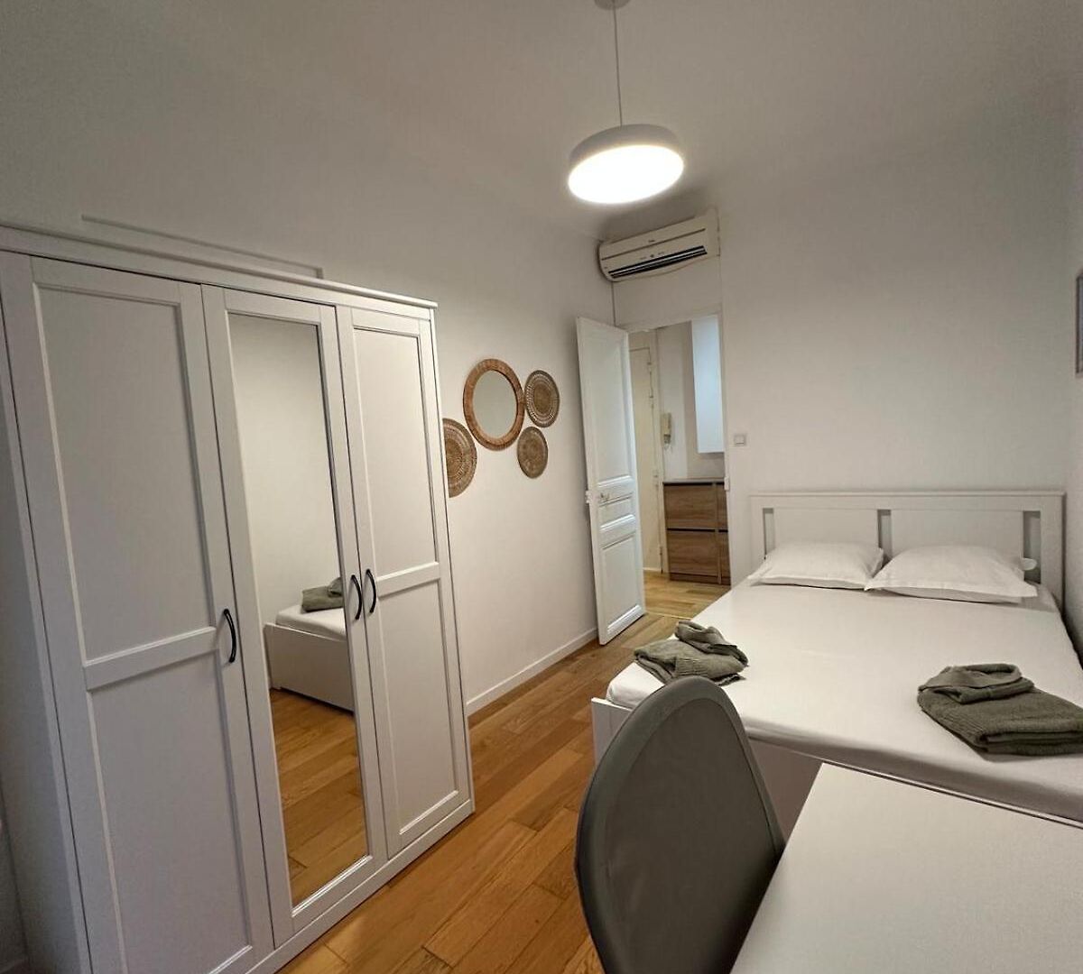 Apartment 3 Bedroom Center Nice