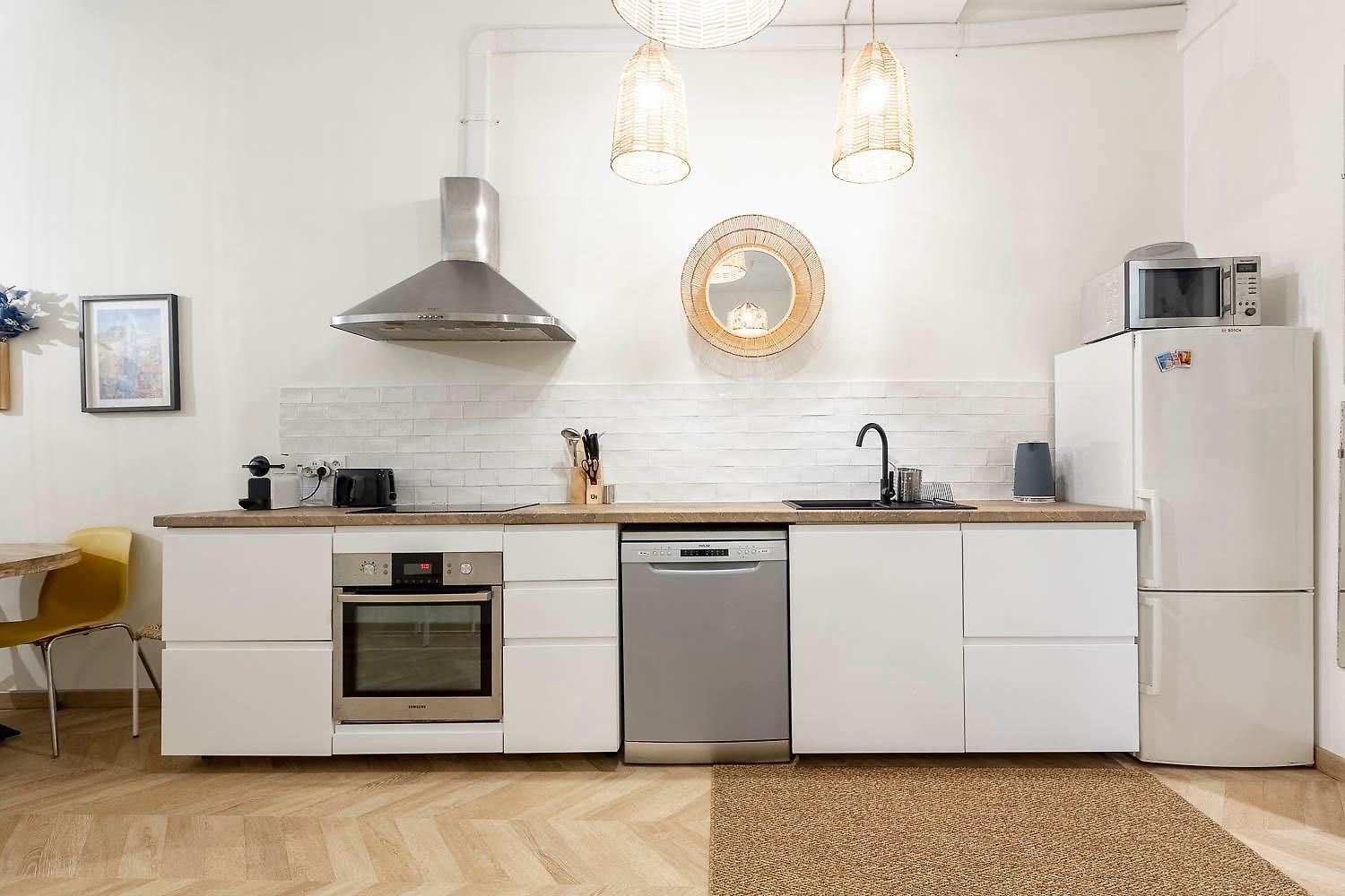 Portable Ac Boho Chic In Old Town Apartment Nice