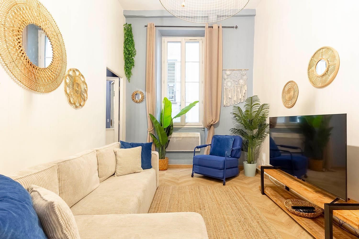 Portable Ac Boho Chic In Old Town Apartment