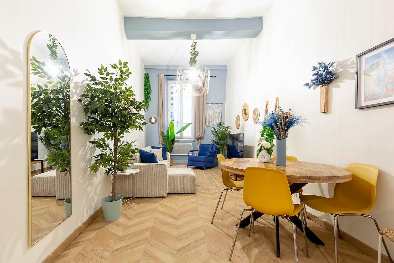Portable Ac Boho Chic In Old Town Apartment