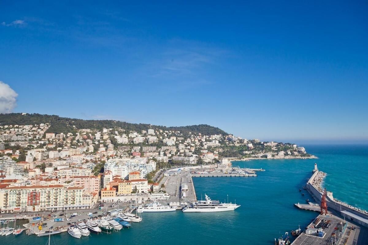 Port Of - With Balcony Appartement *