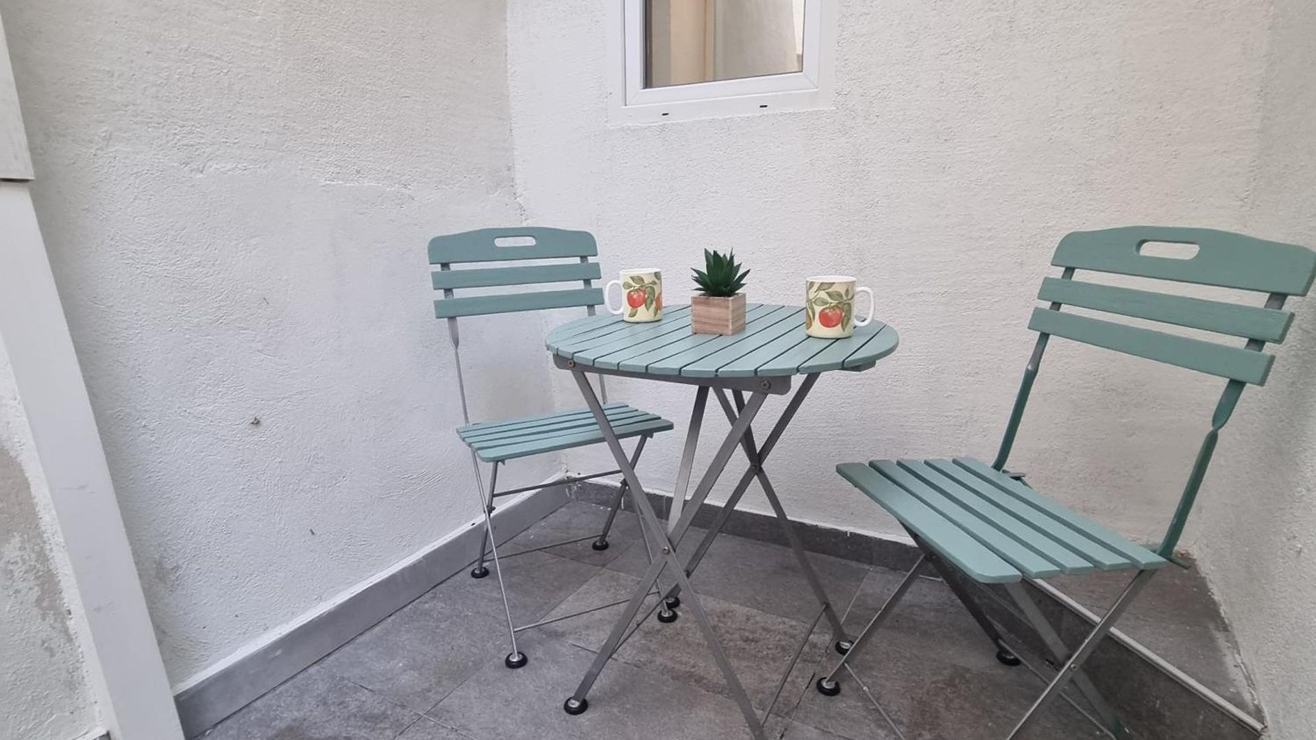 Apartment Spacious Full Of Charm, Recently Updated Nice