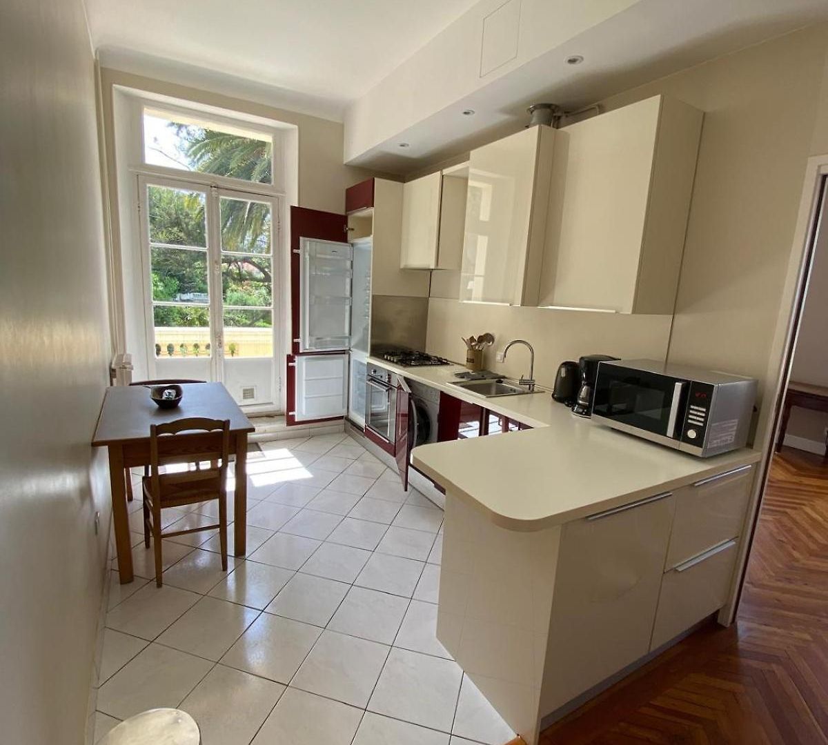 Appartement Palmeraie - Magnifique D'époque Avec Vue 4 Personnes Avec Terrasse Le Port Nice