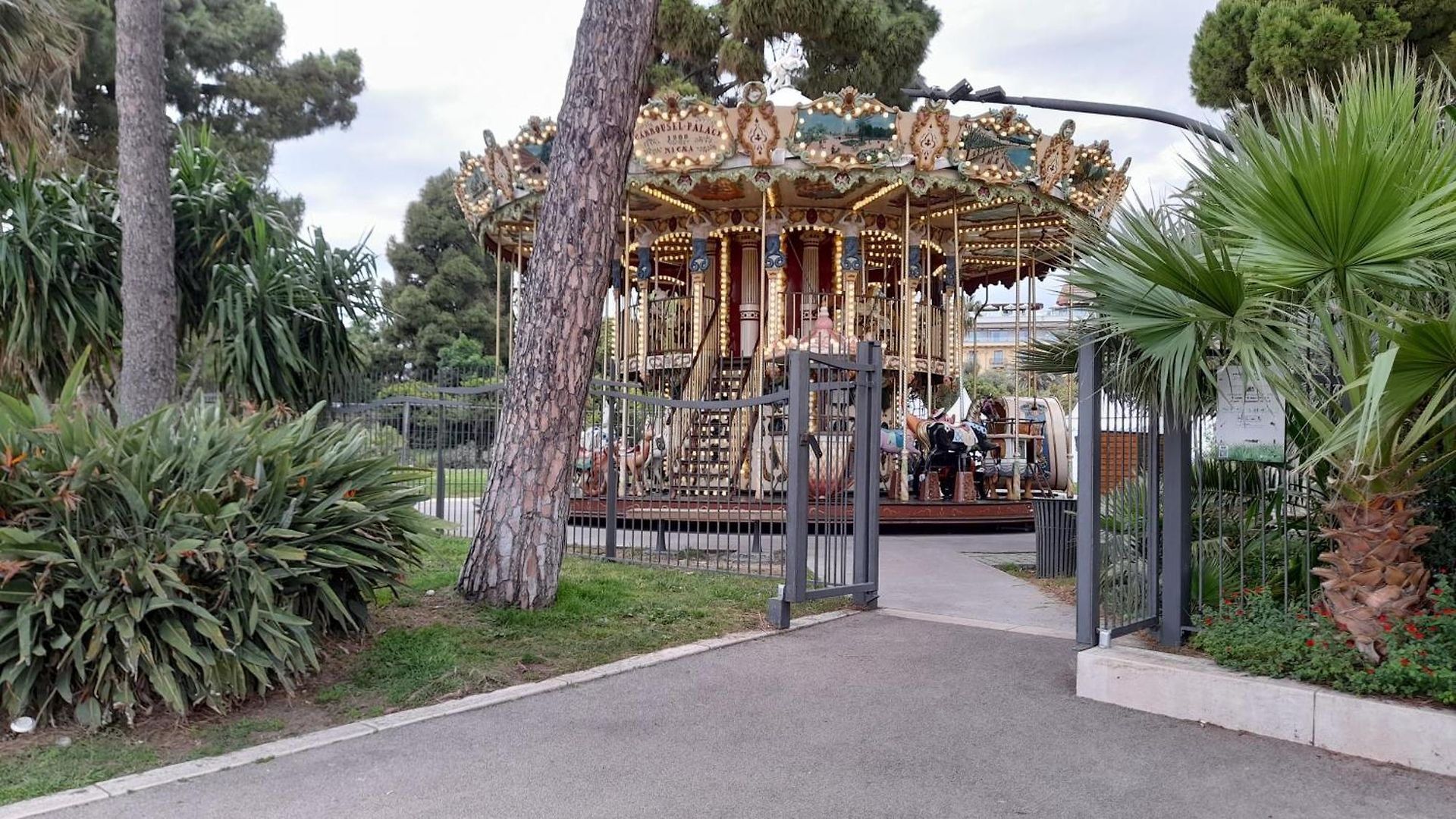 Exclusive Dans 2 Pieces 40 M2 Atypique Original Dans Grande Structure Type D'hote 80 M2 200 M Promenade Des Sejour Couette-café Nice