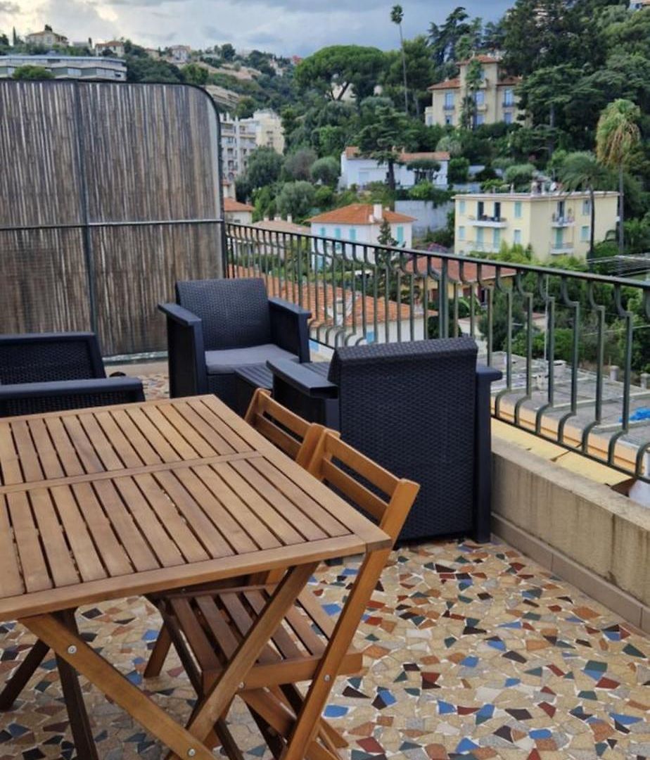 26m2 Avec Terrasse 16m2 Appartement *