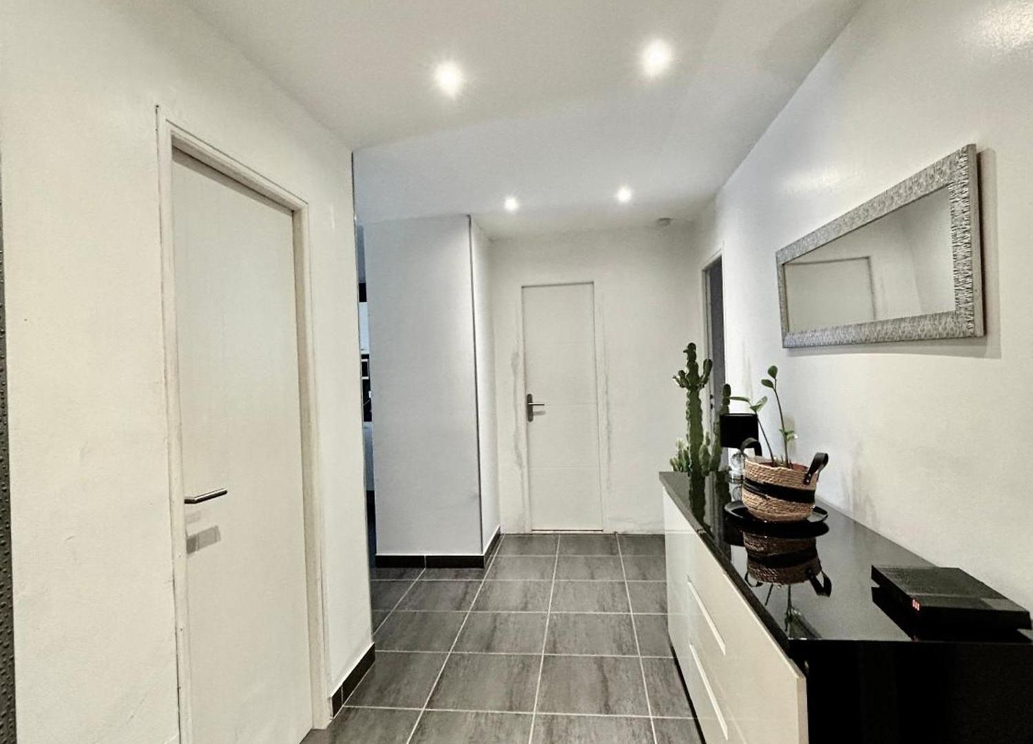 Le Port Apartment