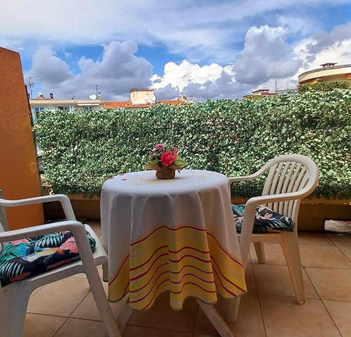Apartment Charming With Terrace In