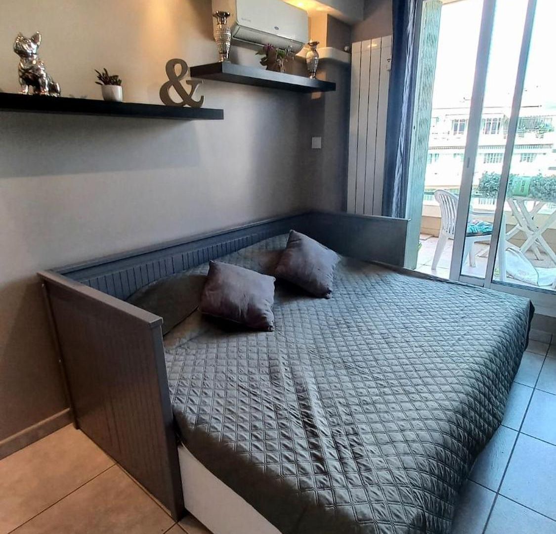 Apartment Charming With Terrace In *