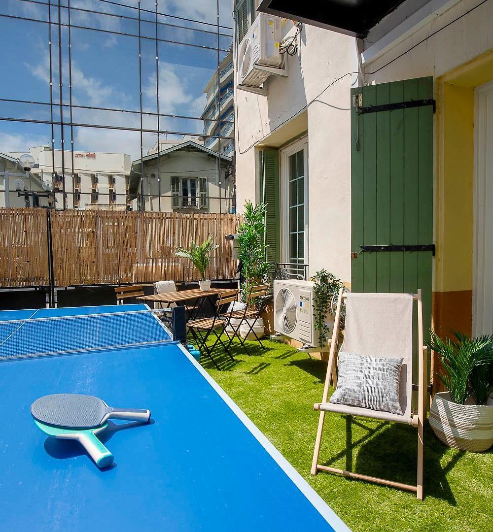 Maska - Avec Terrasse Proche Et Aéroport De Appartement