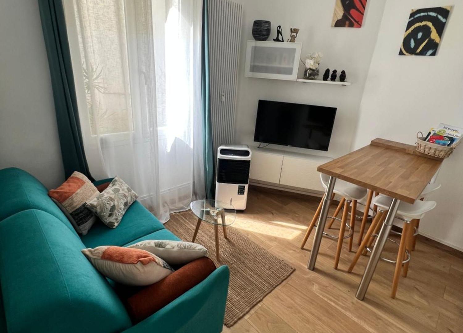 Apartment T2 Centre De Face De La Gare Routiere *