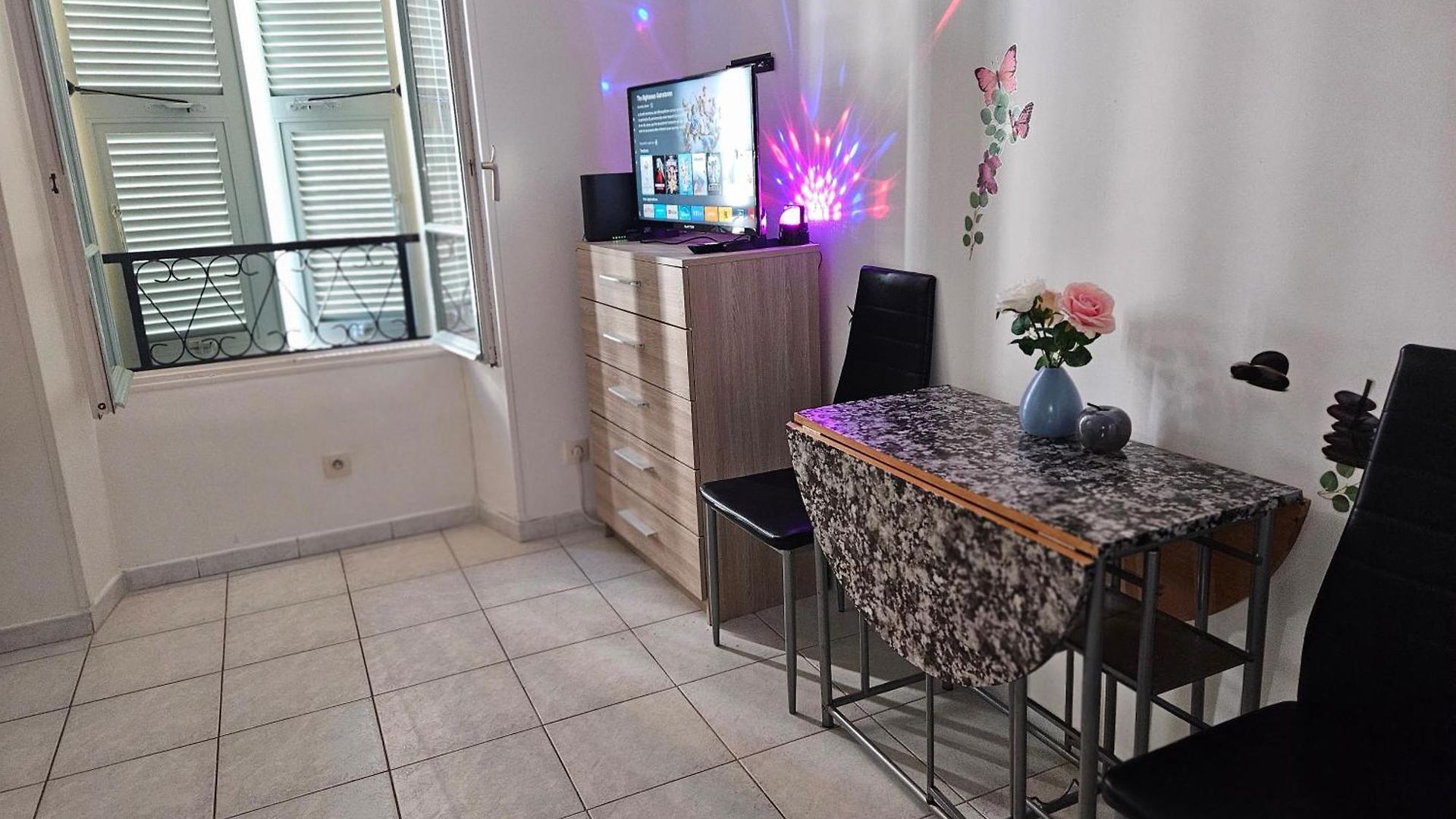 Apartment Centre *