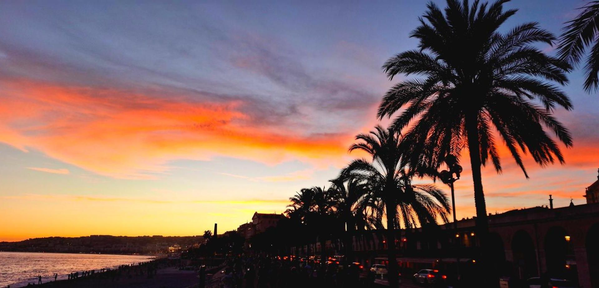 Appartement Bonaparte, Bienvenue Dans Le Quartier Du Port, Le Quartier De Avec Son Ambiance Estivale Qui Respire Les Vacances, Rafraîchissement Garantie Pour Arrivée Toute En Douceur Nice