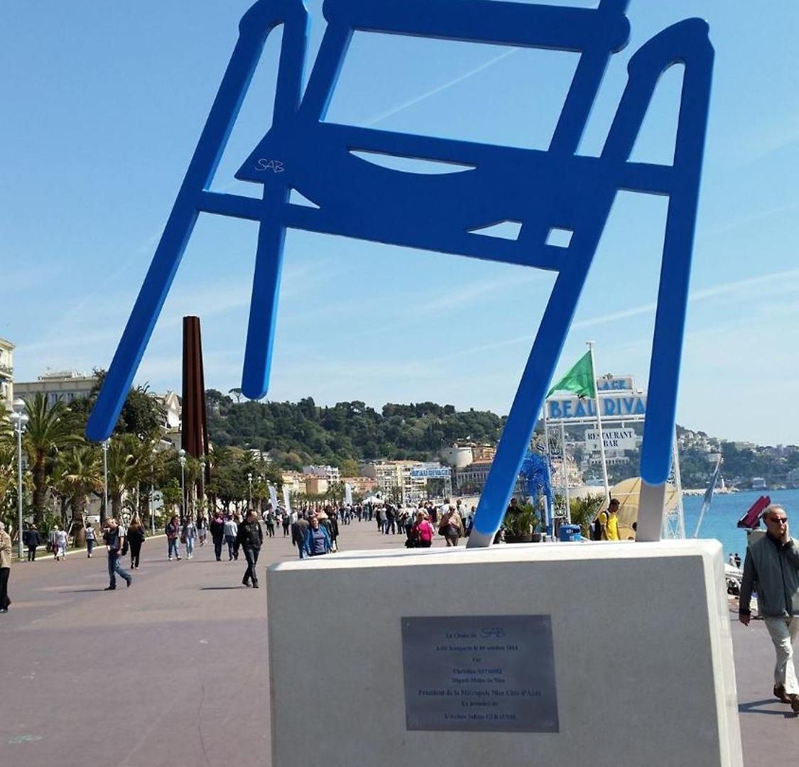 Bonaparte, Bienvenue Dans Le Quartier Du Port, Le Quartier De Avec Son Ambiance Estivale Qui Respire Les Vacances, Rafraîchissement Garantie Pour Arrivée Toute En Douceur Nice
