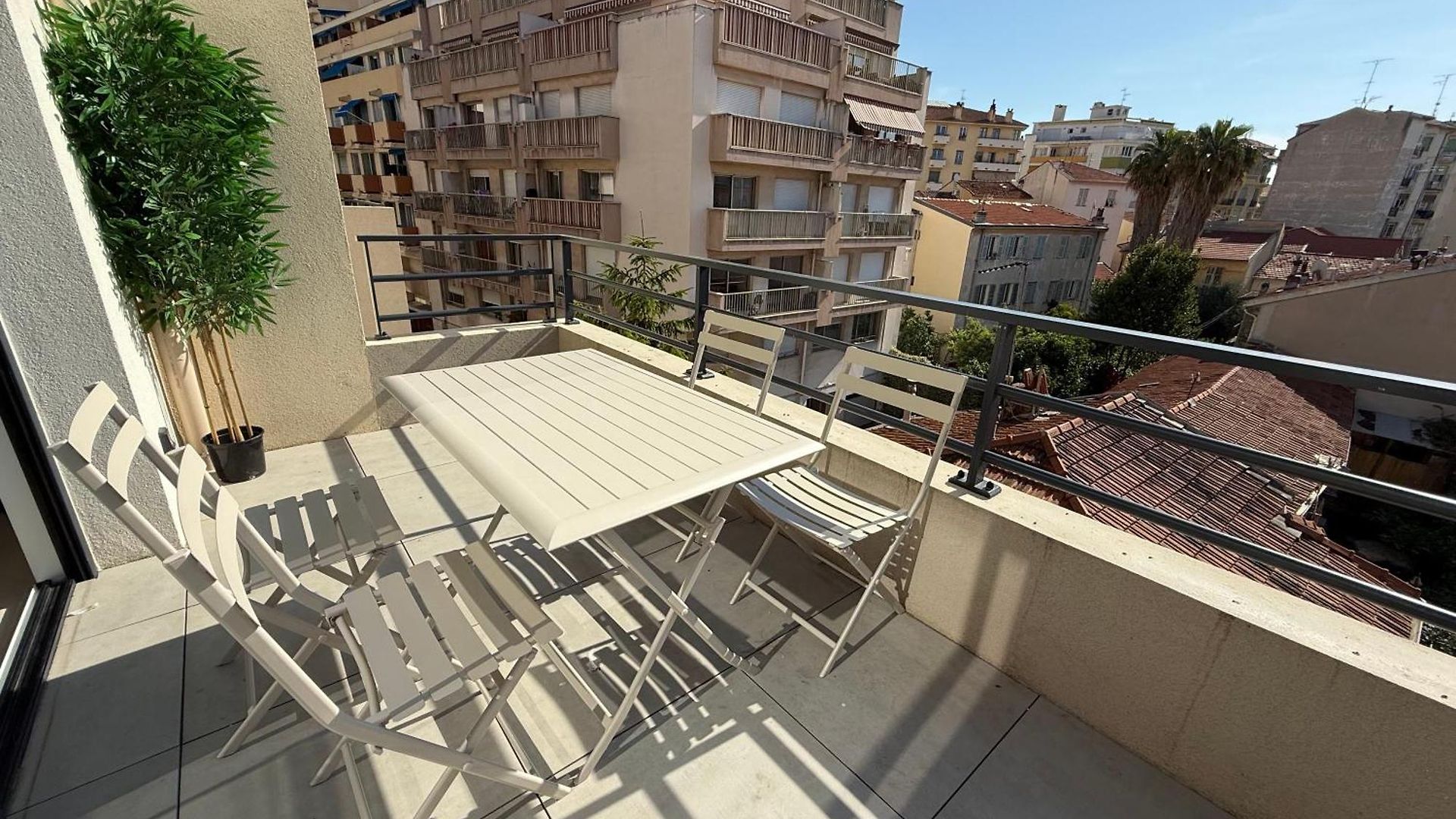 Appartement T2 Avec Terrasse Et Parking Privé Au Coeur De Nice
