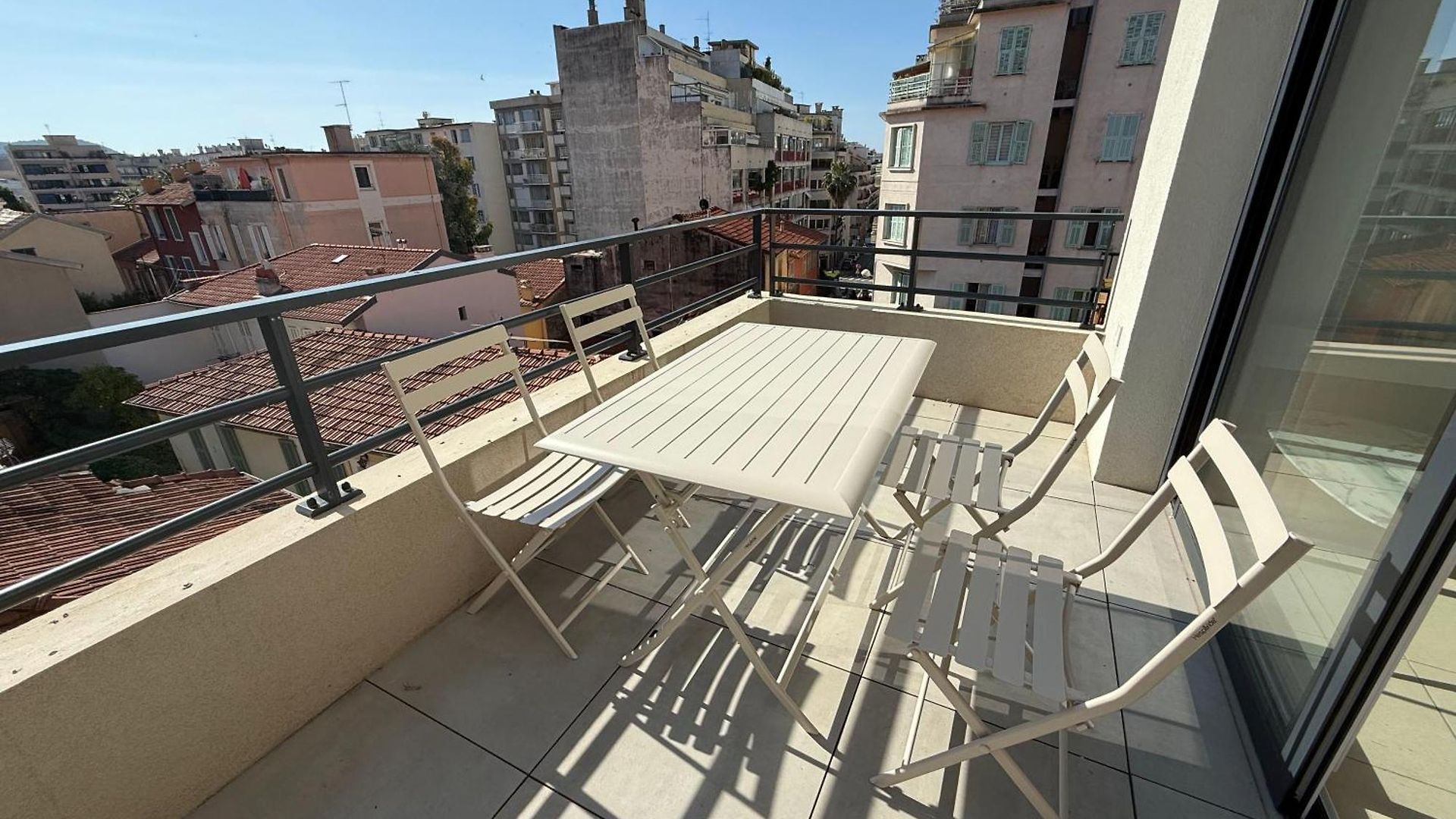 T2 Avec Terrasse Et Parking Privé Au Coeur De *